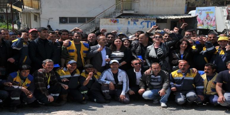 TAŞERON İŞÇİLERDEN PİRİŞTİNA’YA ‘SENDİKA’ TEŞEKKÜRÜ