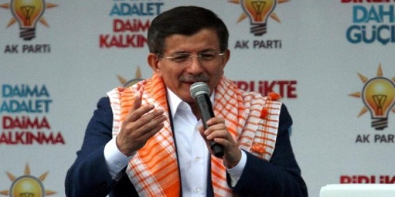 DAVUTOĞLU: ŞANTAJCILARIN KARŞISINDA OLMAYA VARIZ