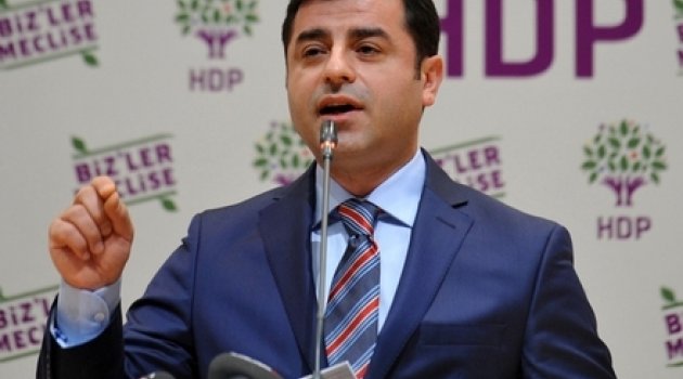 Demirtaş'tan gözaltında ilk mesaj!