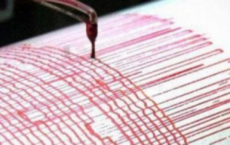 İZMİR’DE DEPREM KORKUTTU