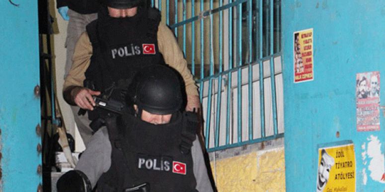 İZMİR'DE DHKP-C OPERASYONU, 5 GÖZALTI!