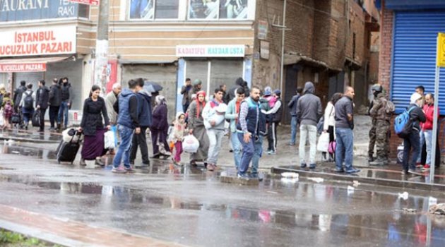 Diyarbakır Bağlar'da halk göç etmeye başladı