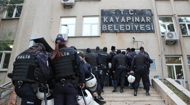 Diyarbakır’da 2 Belediyeye Kayyım Atandı