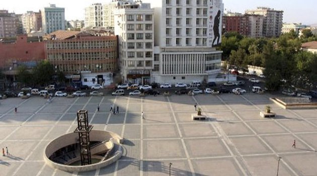 Diyarbakır’da Tüm Etkinlikler Yasaklandı