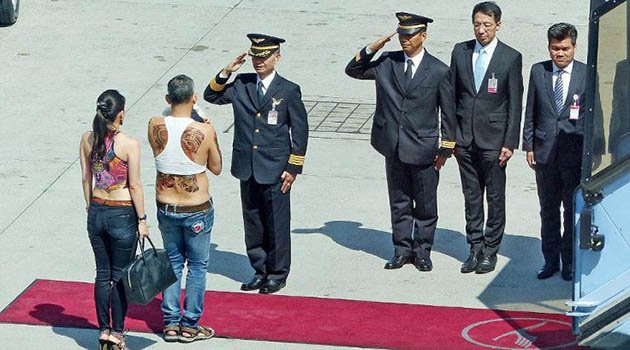 'Dövmeli Prens' Resmen Tayland Kralı Oluyor