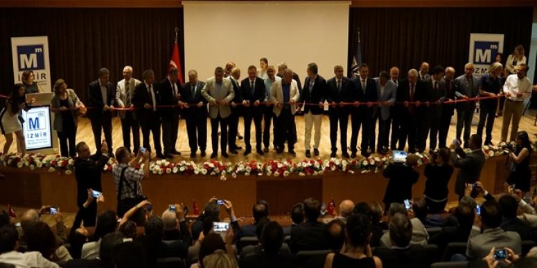 MALI MÜŞAVIRLER ÇAĞDAŞ BINASINA KAVUŞTU