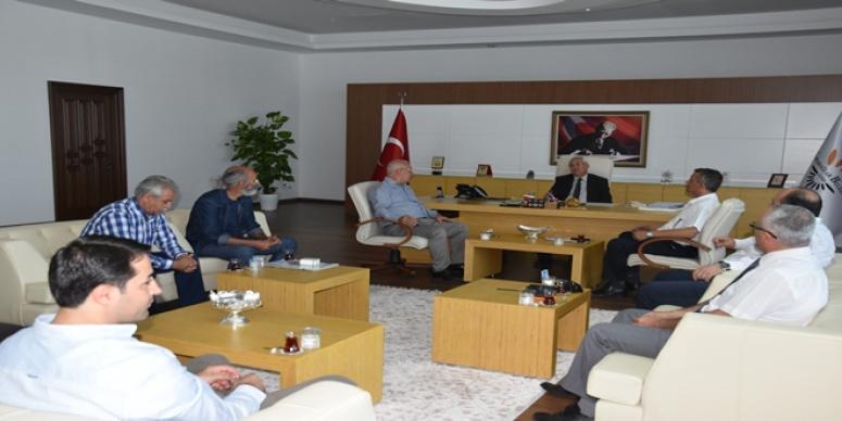 EGE-ZAV YÖNETİMİ BAŞKAN SELVİTOPU'NU ZİYARET ETTİ