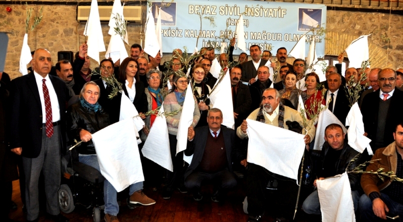 İZMİR'DE 113 SİVİL TOPLUM KURULUŞU'NDAN BARIŞ ÇAĞRISI