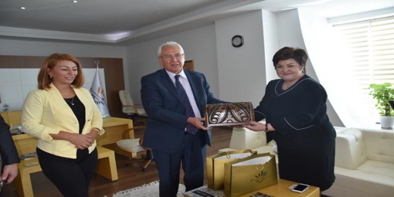 KÜLTÜR KÖPRÜSÜYLE DOSTLUĞU PEKİŞTİRECEKLER