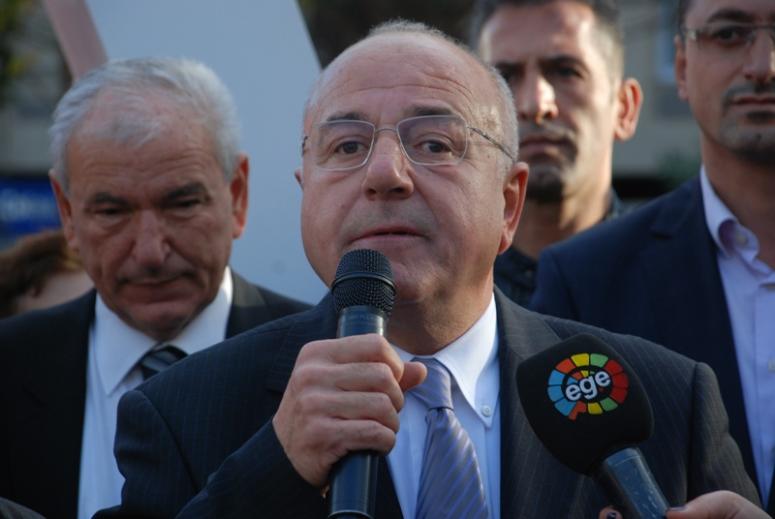 CHP BORNOVA'DA İLK ADAY 'NEVZAT KAVALAR'
