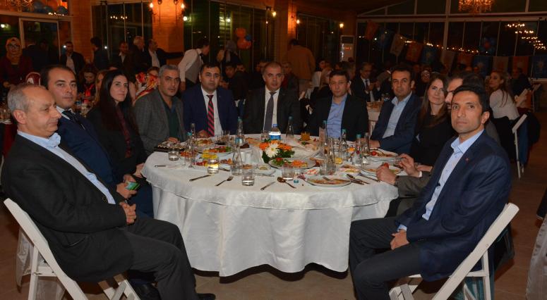 DELİCAN: 'İZMİR CHP'Yİ SIRTINDA TAŞIMAKTAN YORULDU'