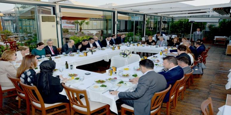 HOTAR İŞ DÜNYASIYLA BULUŞTU