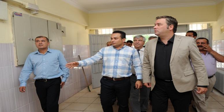 ‘SİZ TATİLE BİZ TADİLATA’ İLK FIRÇA BAŞKAN PİRİŞTİNA’DAN
