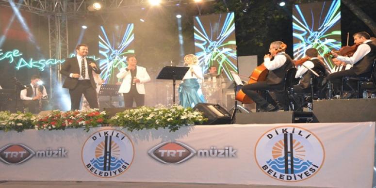 DİKİLİ'DE NEFES KESEN MÜZİK ŞÖLENİ