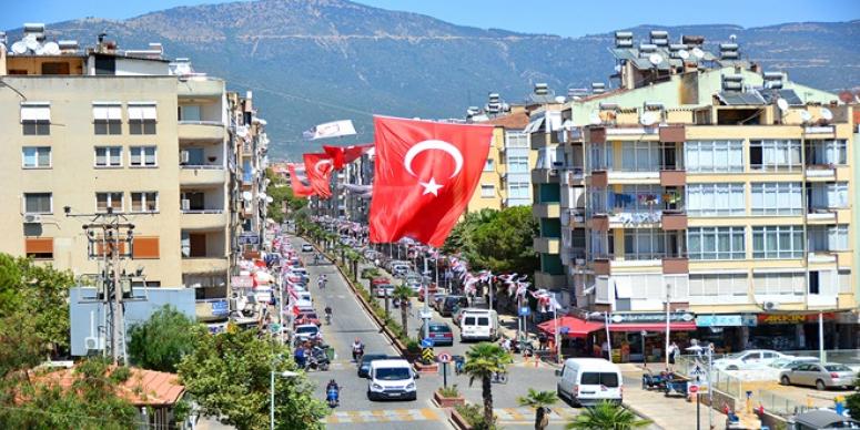 ÖDEMİŞ’TE KURTULUŞ COŞKUSU