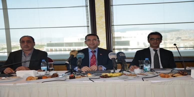 TURHAN, ULUSUL VE YEREL GAZETE İLE TELEVİZYON TEMSİLCİLERİYLE BİR ARAYA GELDİ