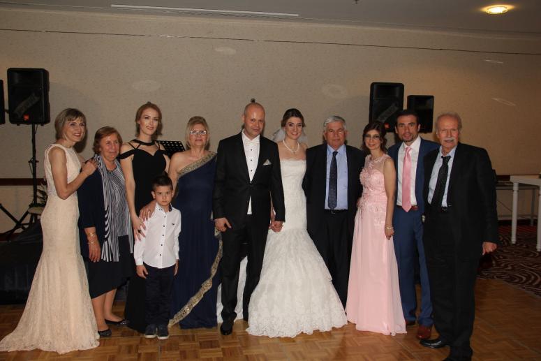İZMİR’DEN ANKARA’YA GELİN GİTTİ