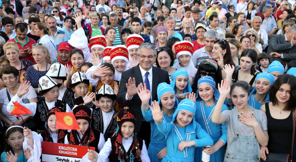 Dünya çocukları Karşıyaka’da buluştu