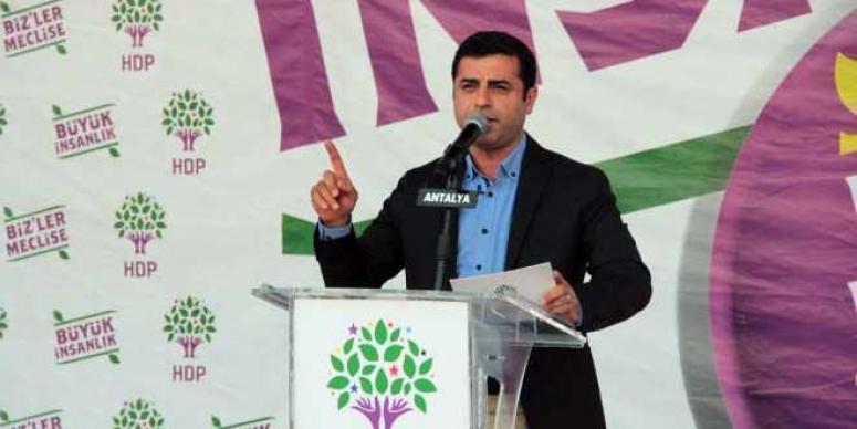FT:DEMİRTAŞ ERDOĞAN'I DURDURMAK İÇİN KUMAR OYNUYOR
