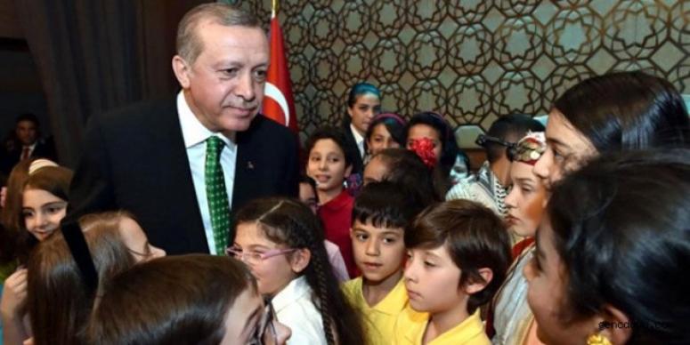 ERDOĞAN'DAN TALİMAT: ÇANAKKALE ŞEHİTLİĞİ'NE GİTMEYEN ÇOCUKLARIN OLKULLARINI İNCELEYİN