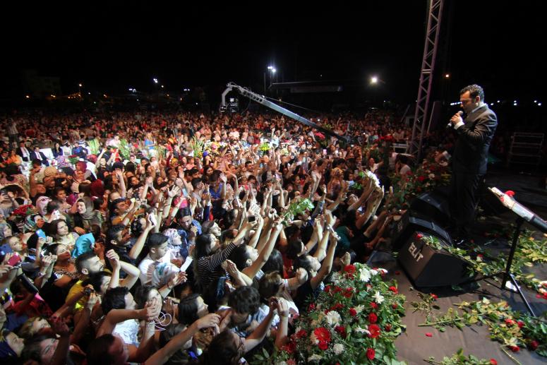 MENDERES ÇİÇEK FESTİVALİ COŞKUYLA BAŞLADI