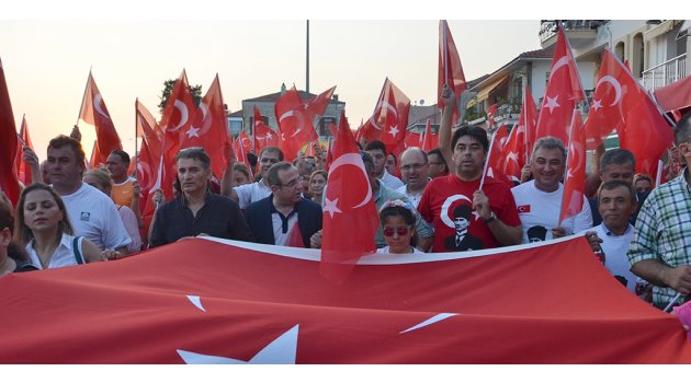 Foça, Cumhuriyet ve Demokrasi için yürüdü
