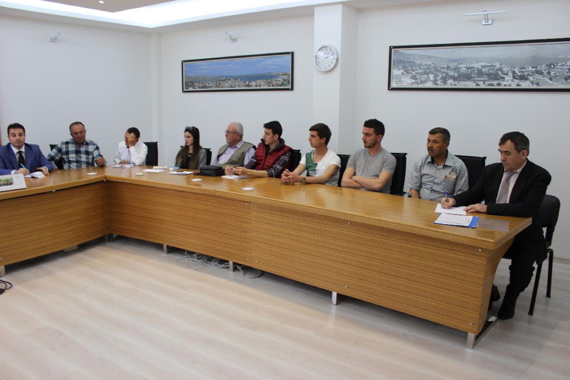 FOÇA’DA GENÇ ÇİFTÇİLER BİLGİLENDİRİLDİ