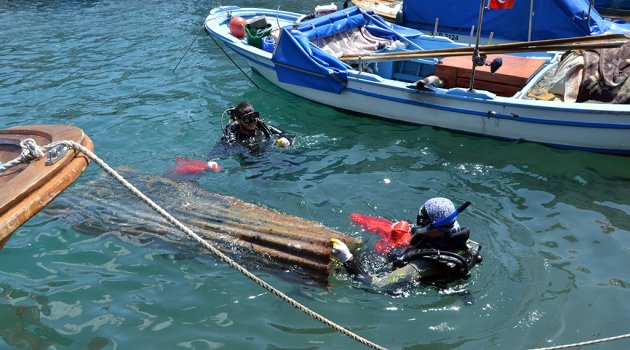 FOÇA’DA ‘KIYI VE SUALTI TEMİZLİĞİ’ YAPILDI