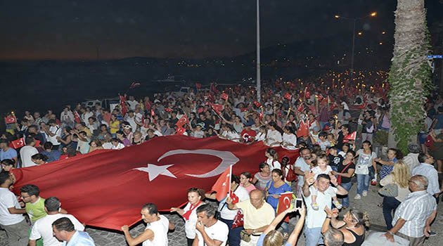 FOÇA'da ‘Büyük Zafer’ Coşkusu