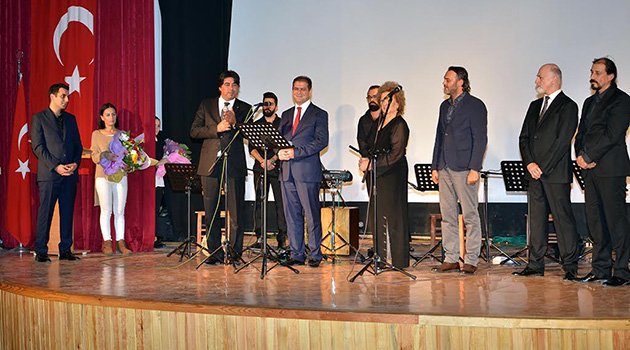 Foça'da Duygu Yüklü "10 Kasım" Gecesi