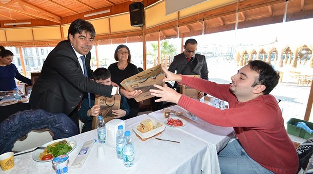 Foça'da Mutlu Bir Gün