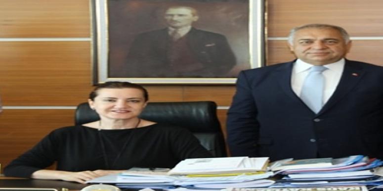 SÖZDE DEĞİL ÖZDE DESTEK OLUYORUZ