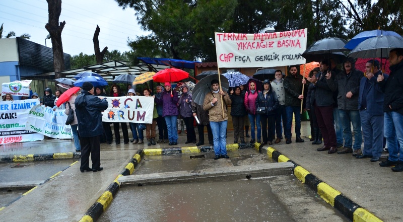 YAĞMUR ALTINDA CÜRUF EYLEMİ