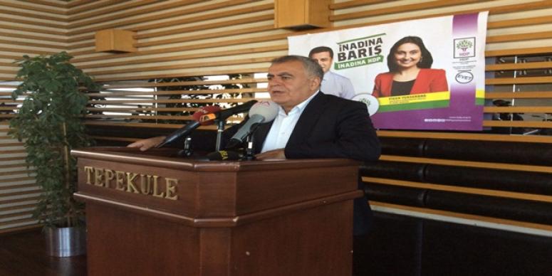 HDP’NİN İZMİR MİLLETVEKİLİ ADAYLARI GAZETECİLERLE BULUŞTU