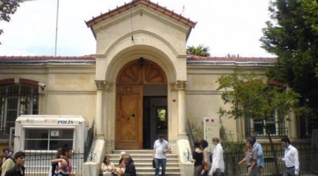 Fransa Türkiye'deki Elçilik ve Konsolosluklarını Kapattı
