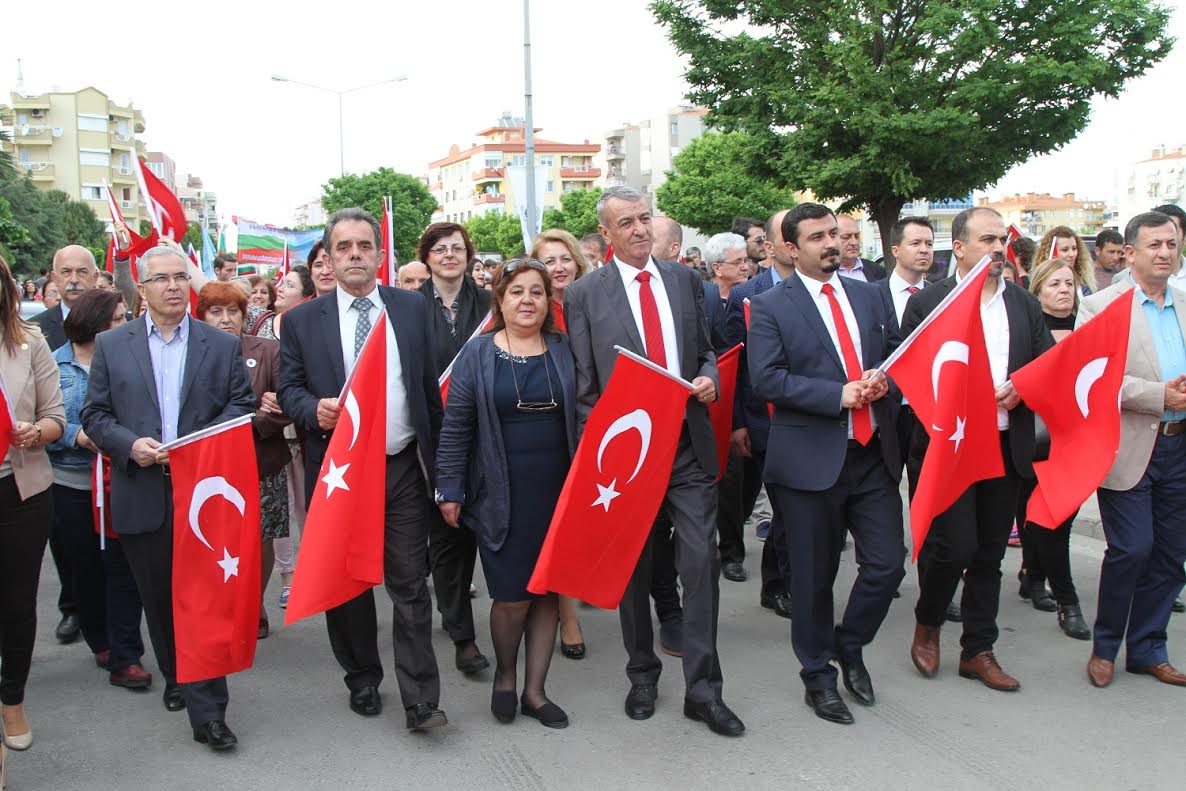 Gaziemir sokaklarında karnaval havası