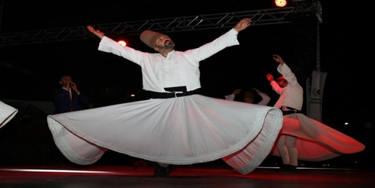 GAZİEMİR’DE ÖZEL GECE