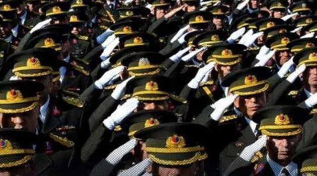 'Generallerin Yarısı FETÖ'cü'