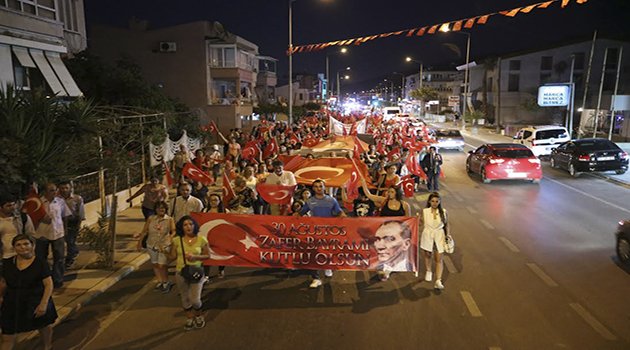 Güzelbahçe’de Coşkulu Bayram Kutlaması