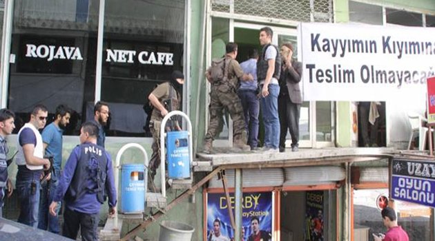 Hakkari’de DBP Binasına Polis Baskını