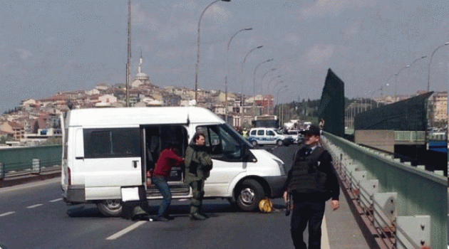 Haliç'te bomba paniği: Köprü trafiğe kapatıldı!