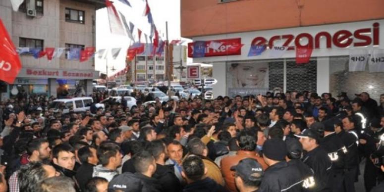 AKSARAY'DA HDP'YE SALDIRILAR DEVAM EDİYOR
