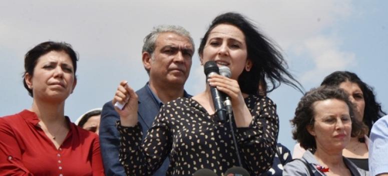 "NASIL OLSA MEHMET ÇOK, ÖLMELERİ UMURLARINDA DEĞİL"