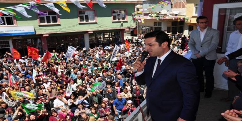 DEMİRTAŞ HDP BARAJIN ALTINDA KALIRSA İLK DAVUTOĞLU GİDER