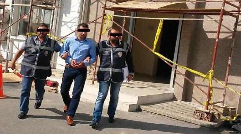 KARŞIYAKA BELEDİYESİ'NDEKİ KAMERA HIRSIZI YAKALANDI