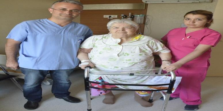 PROTEZ AMELIYATIYLA ÖZGÜRLÜĞÜNE KAVUŞTU