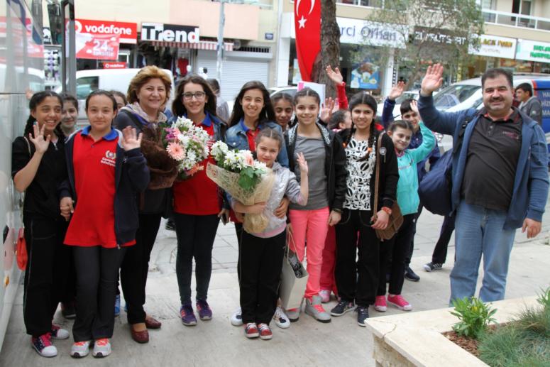 ŞENLİĞE İLK CEMRE DÜŞTÜ