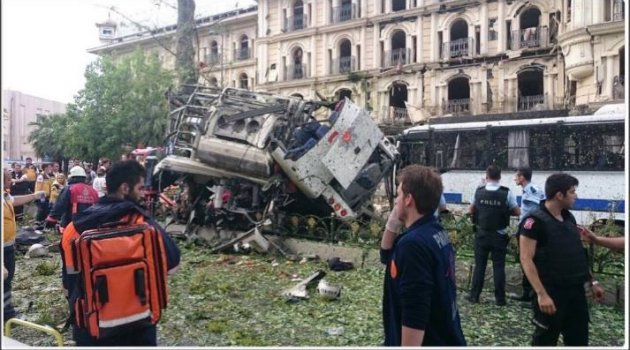İstanbul'da çevik kuvvete bombalı saldırı... 8'i polis 14 yaralı!