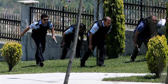 İstanbul'da Silahlı Çatışma: 1 Şehit!