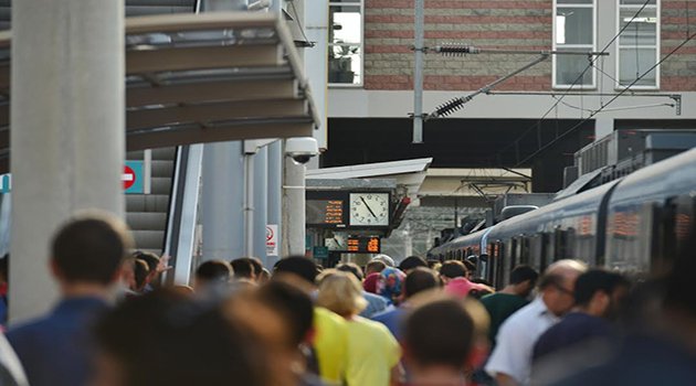 İZBAN, 400 Milyona Ulaştı